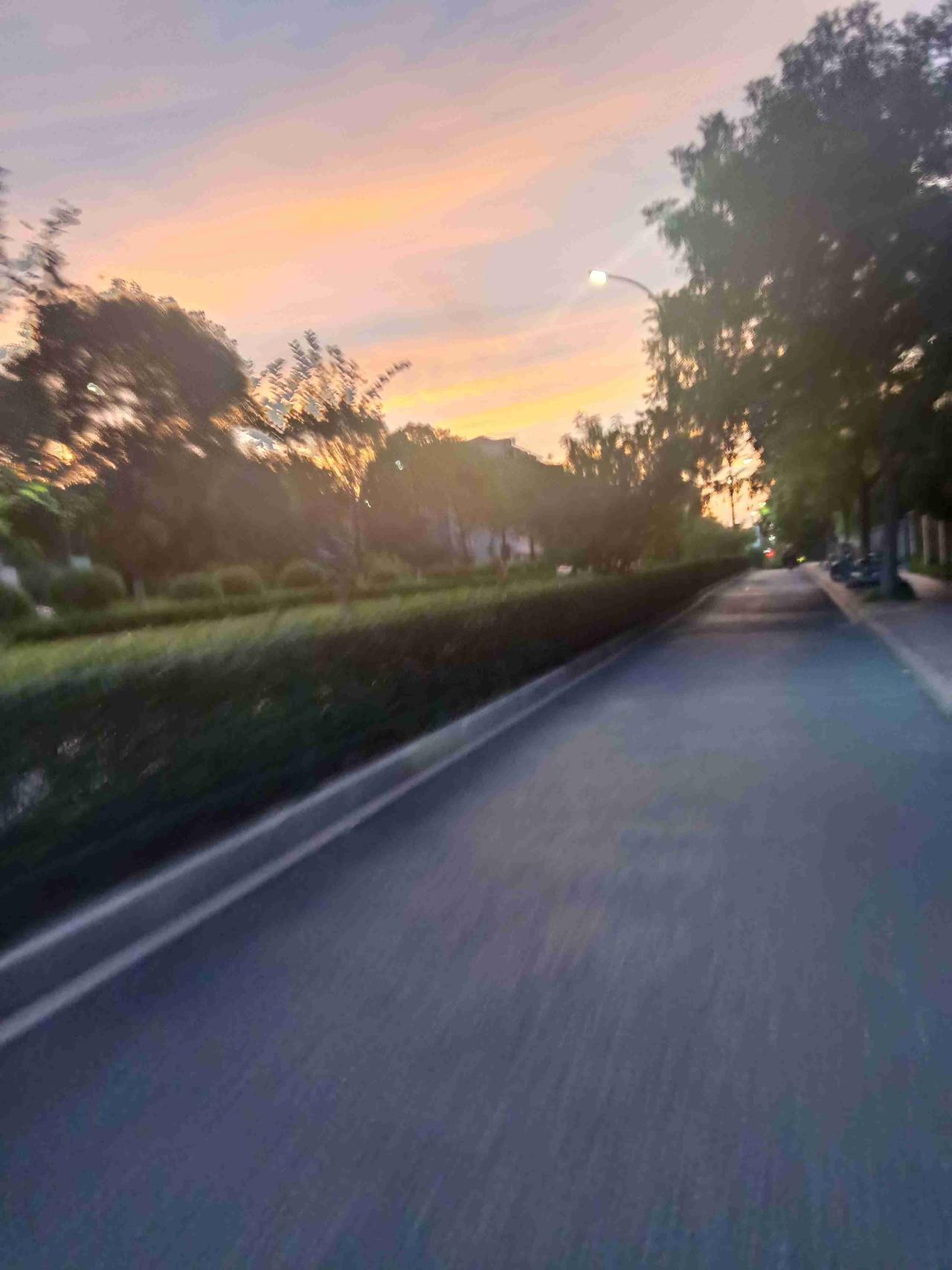我的今日状态：😁轻松愉快
我这里的天气：☀️晴天