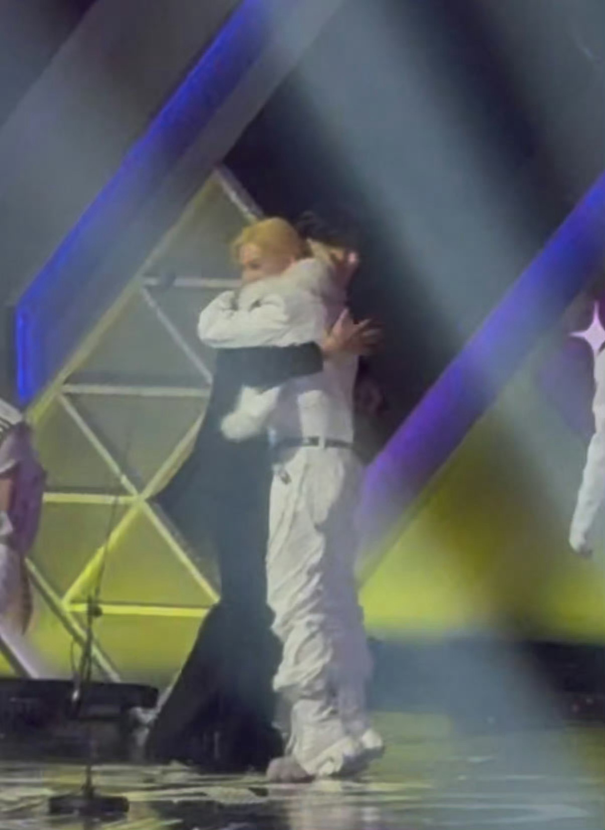 我该拿这个女嗨怎么办 