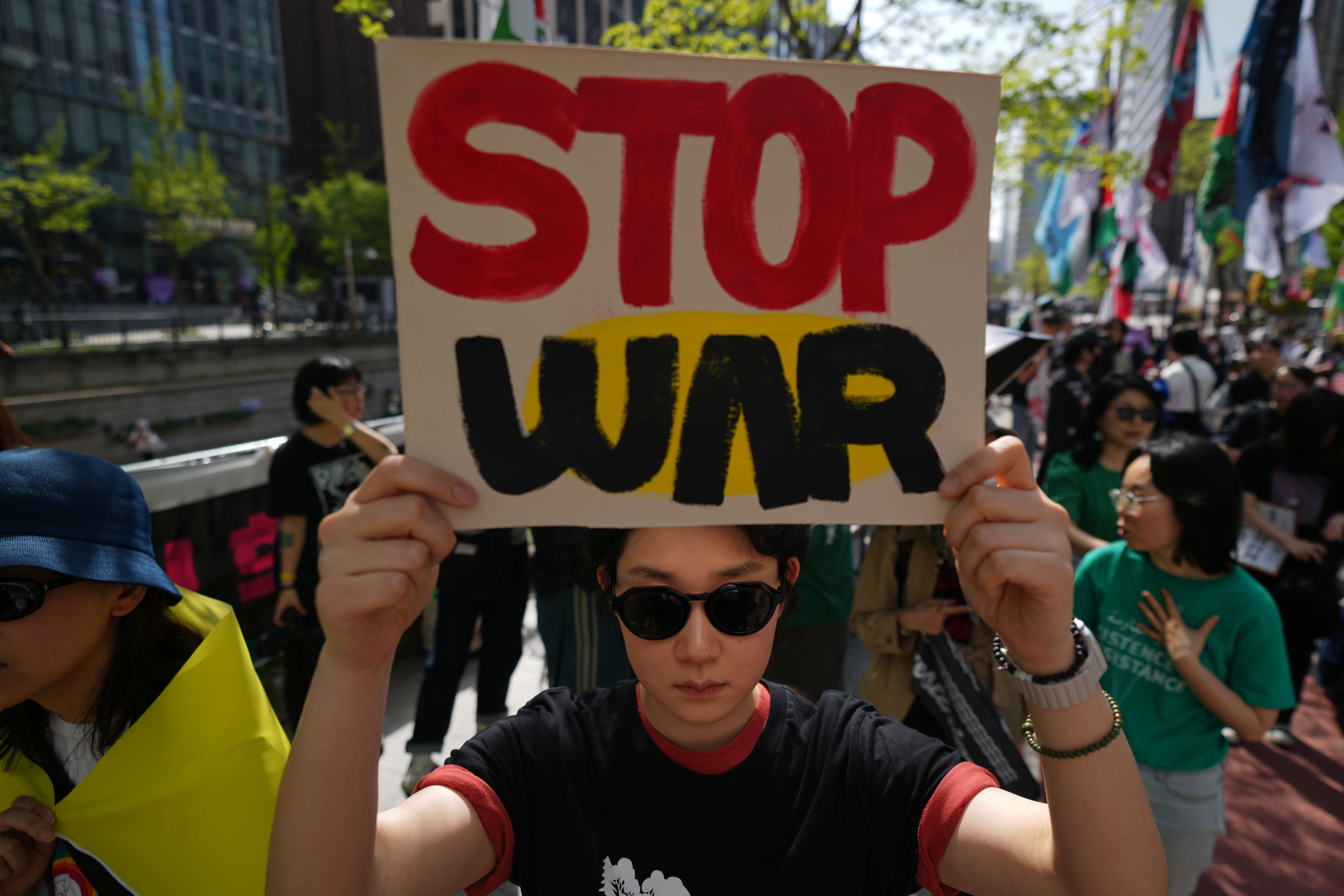 #外媒评特朗普战争摧毁美国# 【德媒：#美国加速衰落的凶兆#】德国《焦点》周刊网