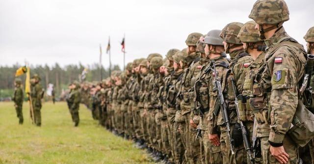 俄罗斯陈兵边境，波兰不反华了？波兰总统：中国抗战做出巨大贡献

俄罗斯那边动作不