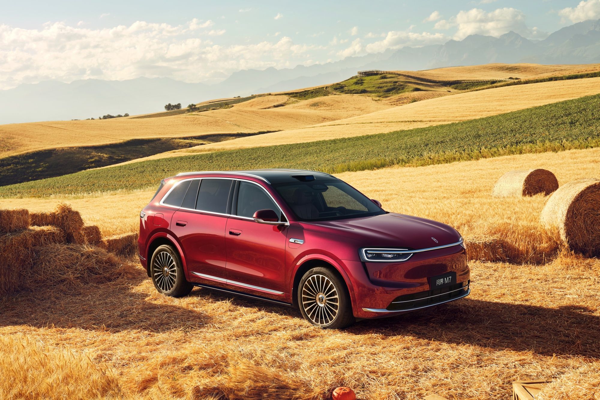 余承东称问界M7刷新CNCAP最好成绩最近跟朋友聊车，都在说问界M7是真的靠谱。