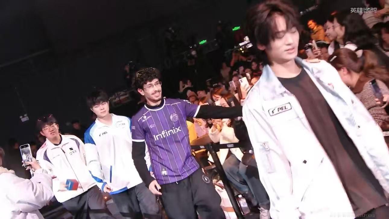 2025全明星表演赛 六周年狂欢来袭！全明星齐聚赛场，跨国较量与阵营对决轮番上演