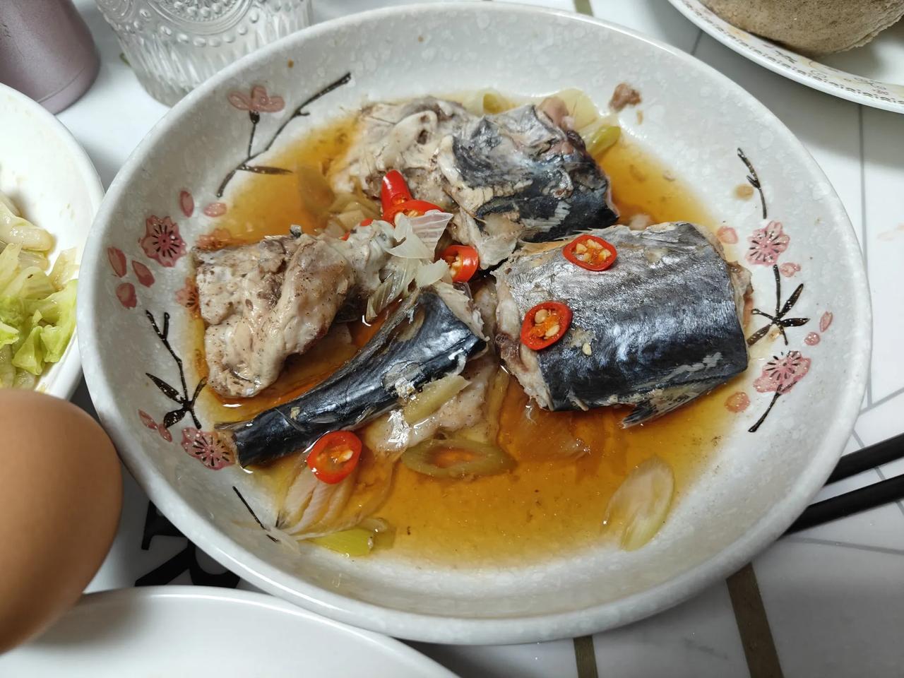 我早上六点半起来的，习惯是起来了，就不再恋被窝了，年轻的时候即便是有小玉，喜子，