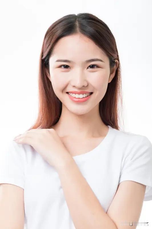 女人最美的样子一定不是相夫教子，也不是老实听话，更不是乖巧省钱，而是你已经可以靠