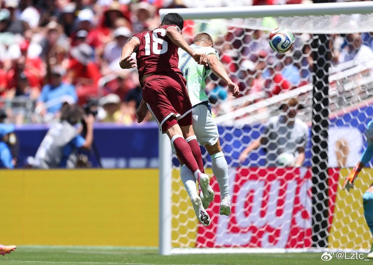 官方：卡塔尔补时绝平被改判为瑞士后卫乌龙▼国际足联官方消息，卡塔尔vs瑞士伤停补