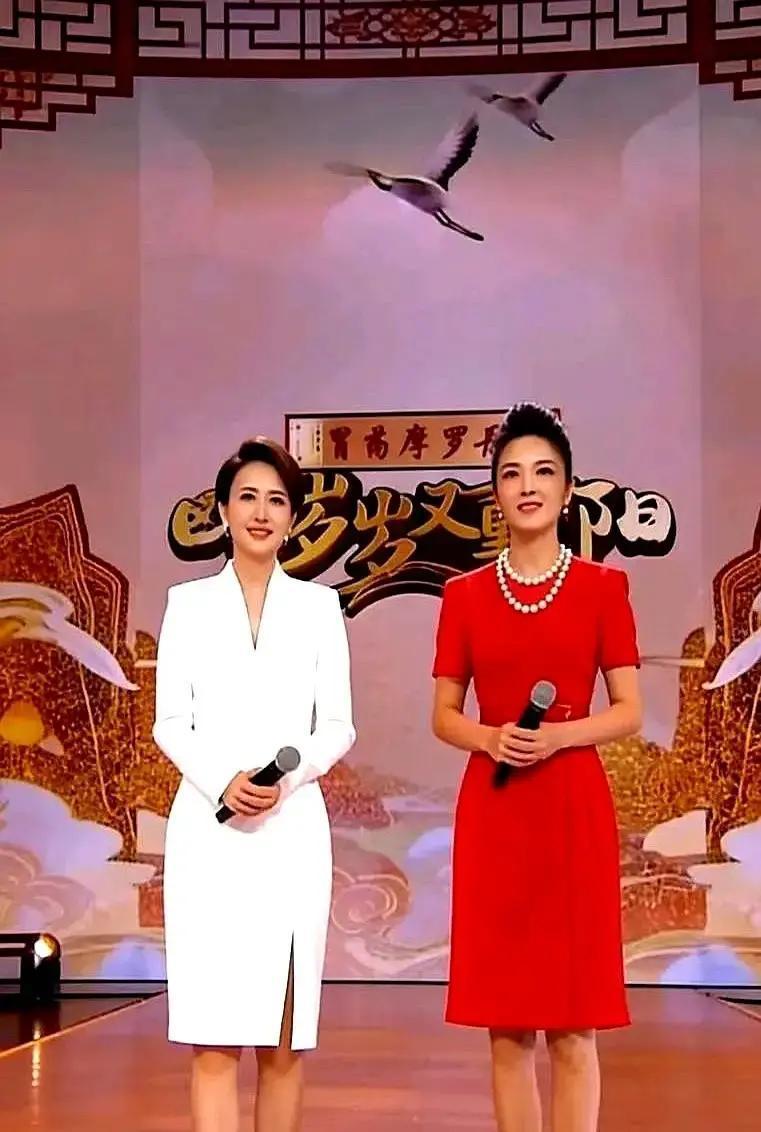 54岁管彤，时装周旗袍一穿，全网刷屏。
 
没打针没磨皮，皱纹都在，气场却稳得吓