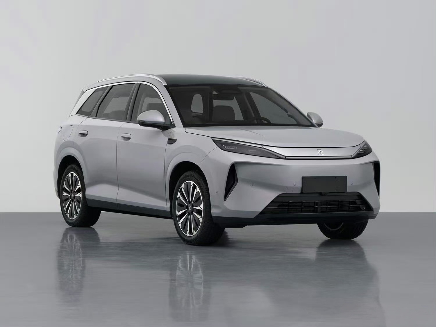 新款元plus申报了新款车长4665mm 轴距2770mm老款车长4455mm 