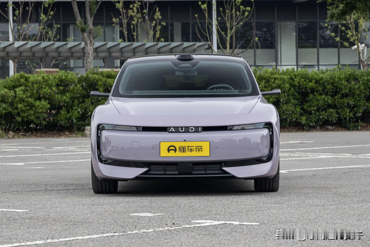 奥迪E5 Sportback是一款极具魅力的纯电车型。它外观独特，融合轿跑与瓦罐