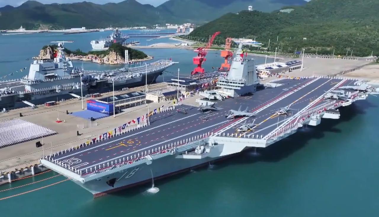 福建舰威武，祖国万岁！
福建舰正式官宣入列，中国海军进入三航母时代！
原来，前天