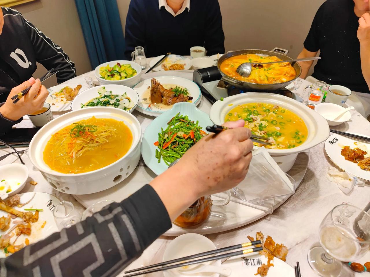餐厅试菜，真是家常的味道！
去朋友餐厅吃饭，看看有什么菜？这个出品就是家常菜的出