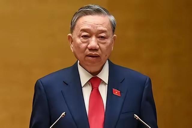 谁能想到，刚在北京签完大单、坐完复兴号体验了一把“中国速度”的苏林，前脚刚跨进家