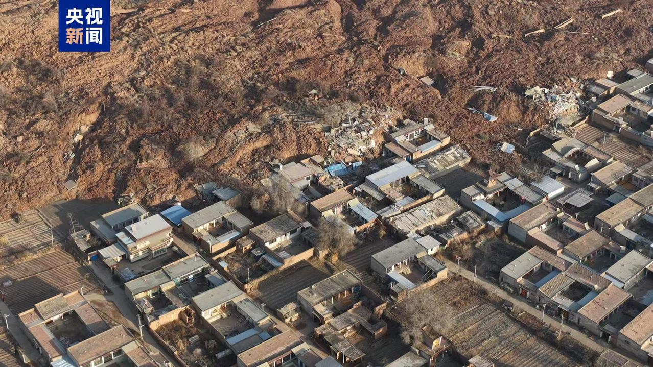 40多户人的房子说没就没，人却一个没伤着，这事儿邪门不？但别急着喊“老天开眼”，