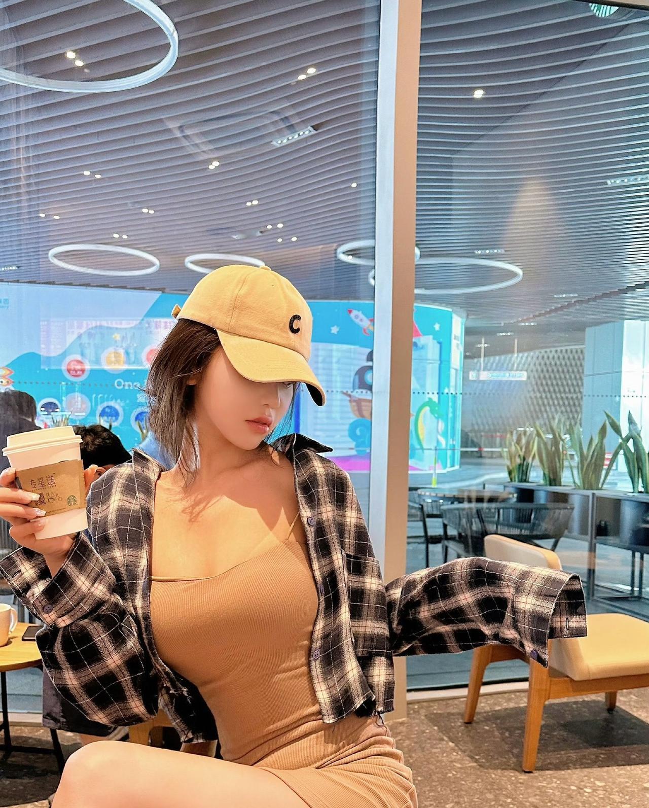 一觉醒来，内娱这是菜市场大甩卖？啥瓜都一锅炖了。

我是真跟不上现在这热闹。那个