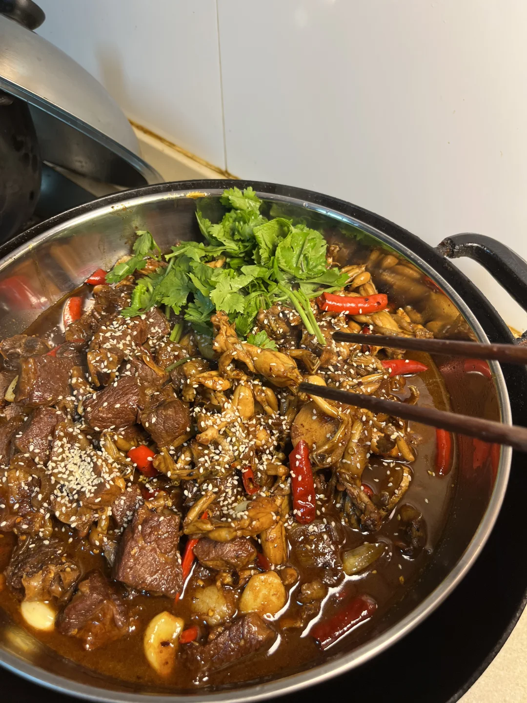 田鸡牛肋条双拼锅仔 你懂这一锅的含金量吗