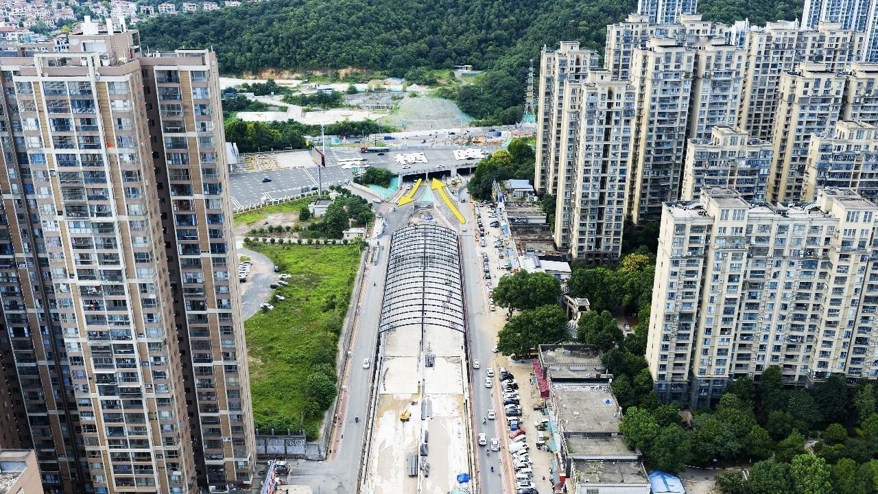 节点先行，畅达民生！梅浦联络线云栖路下穿涵洞双向通车
 
湘江新区路网建设迎来民