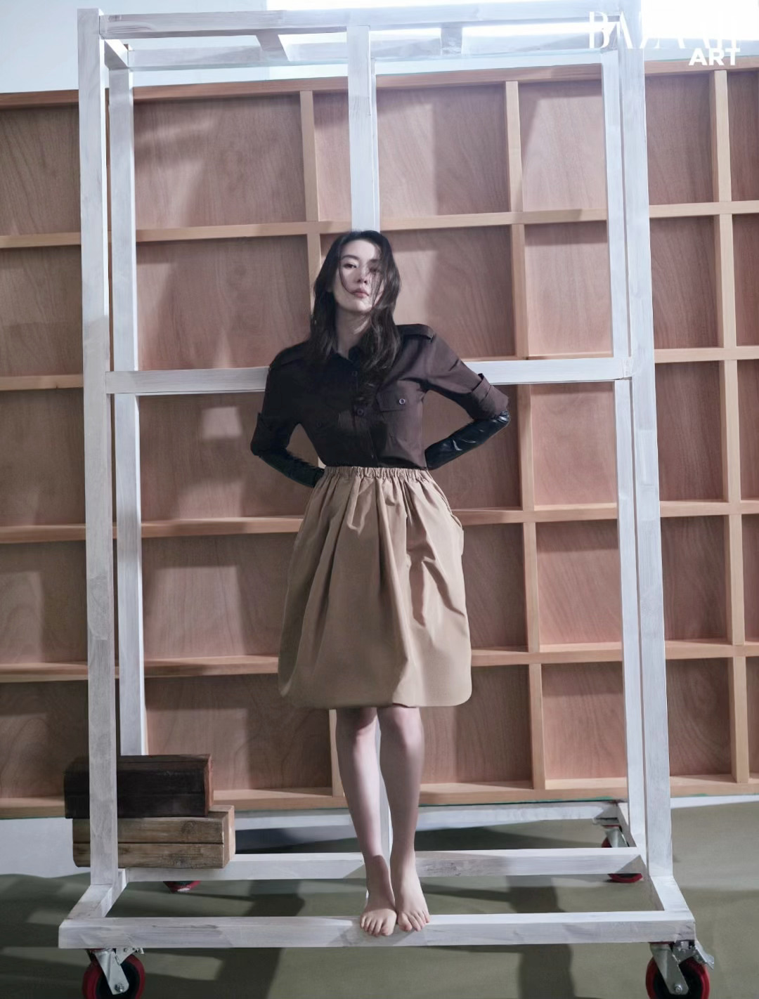 miumiu陷害女明星 能说吗，童瑶这封还可以啊。童瑶的风格一直就偏艺术，这封她