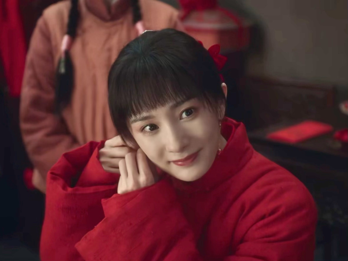 美丽的嫁衣绣绣杨幂生万物红嫁衣造型杨幂生万物红嫁衣镜头 ​​​