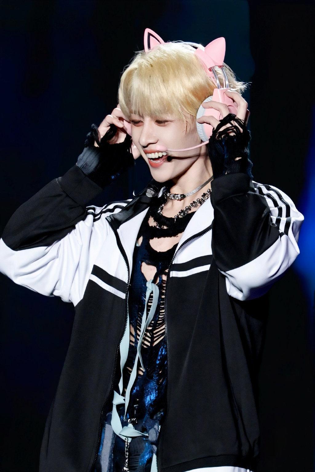 卓沅 💜卓沅的沅气日常 你的坚持让我深信，热爱能战胜时间，努力终将迎来光明。卓