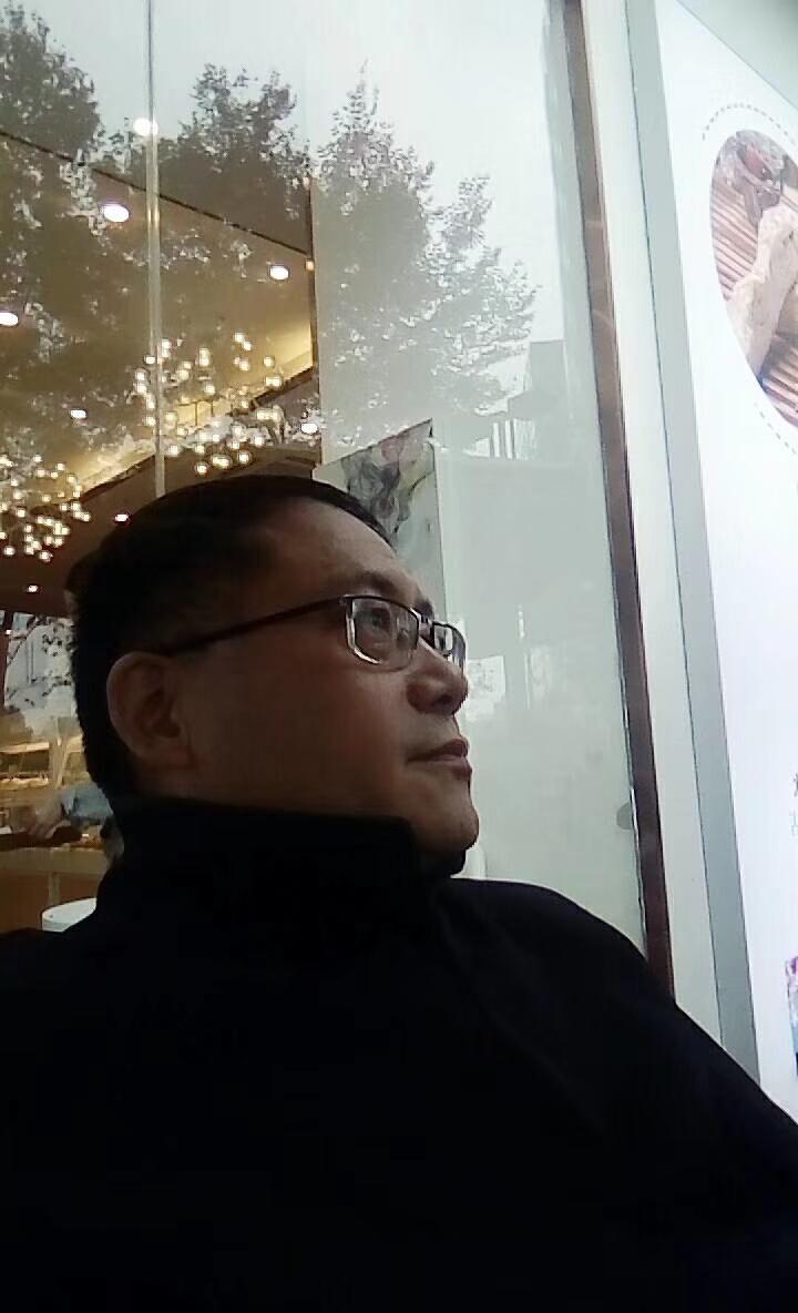 现在这年月，什么稀奇古怪的人都有，看你笑话，肆意诽谤，让你出丑，太无聊了！

前