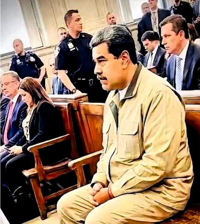 马杜罗这招真的是给大家上了一课，什么叫“钞能力”通关。
 
他在美国法庭上那股劲