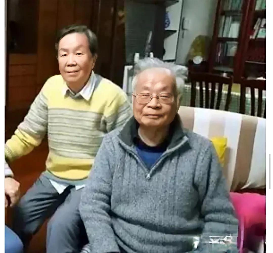 何祚庥老院士谈《红高粱》。6月15日下午4点多钟，何老院士说《红高粱》这本小说他