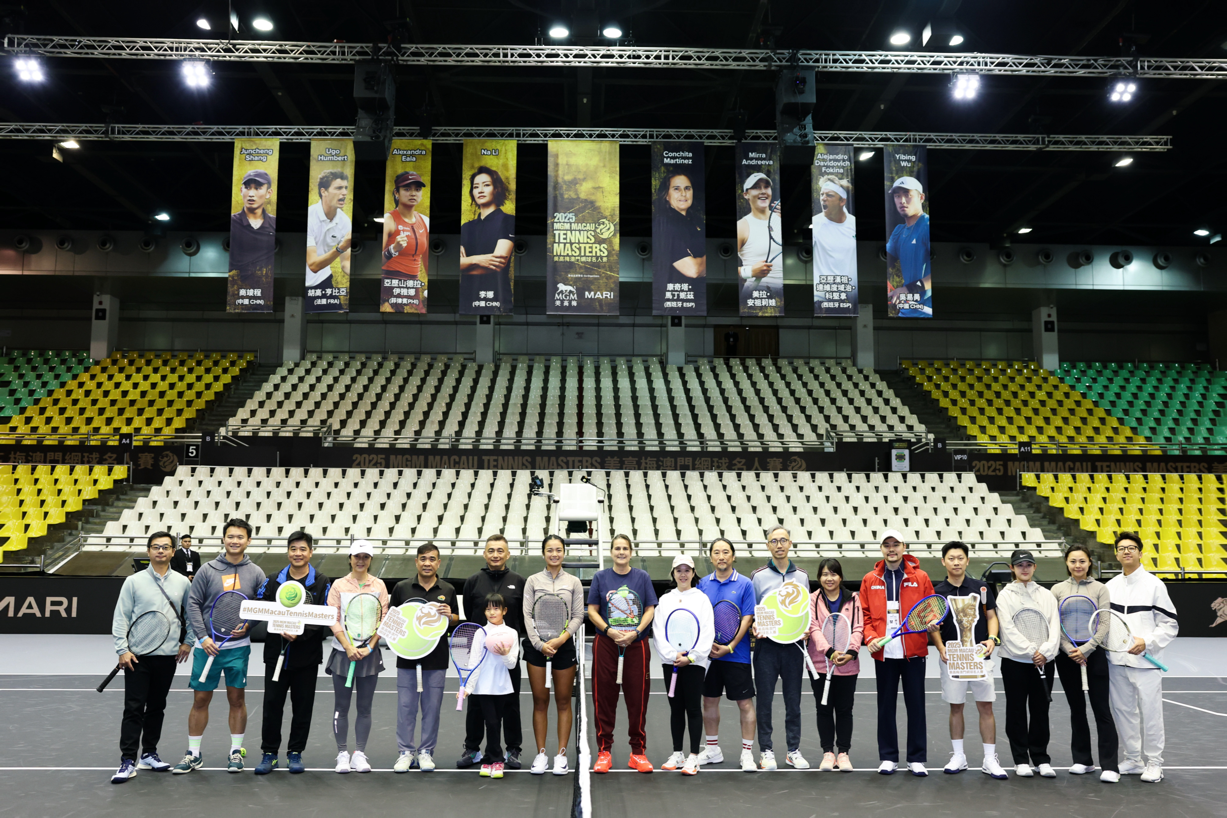 美高梅澳门网球名人赛 今天上午举行了球员球叙活动，马丁内兹和伊埃拉与赛事选出的代