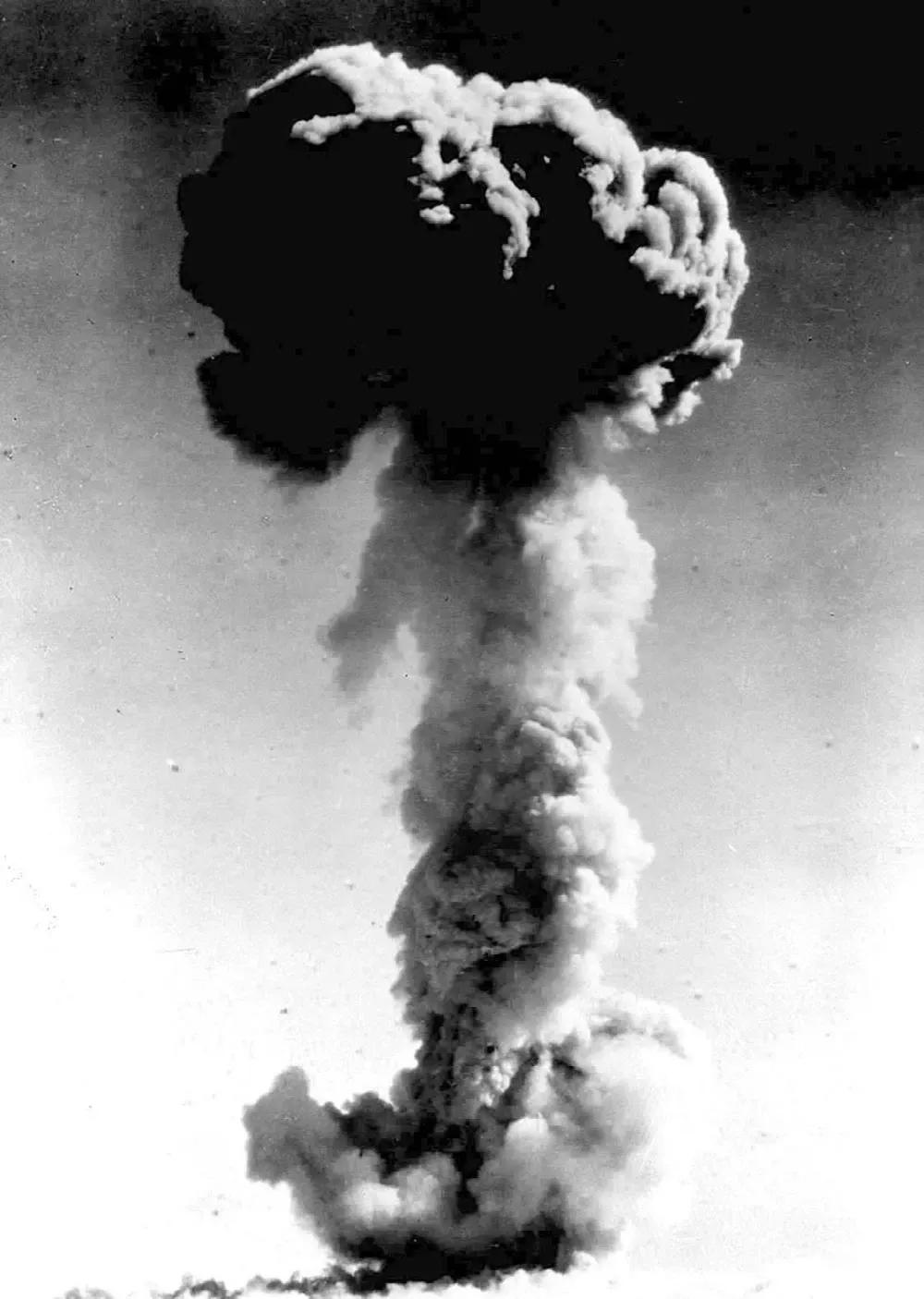 10月16日，我国第一颗原子弹爆炸成功60周年。60年前，巨大的蘑菇云从罗布泊腾