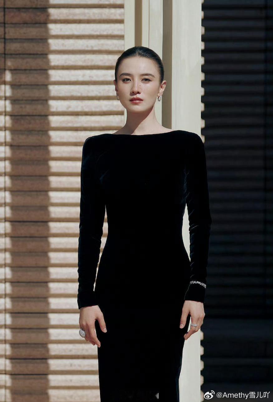 小花姐的每个人物形象都塑造的很棒！恭喜小花姐获奖！ 