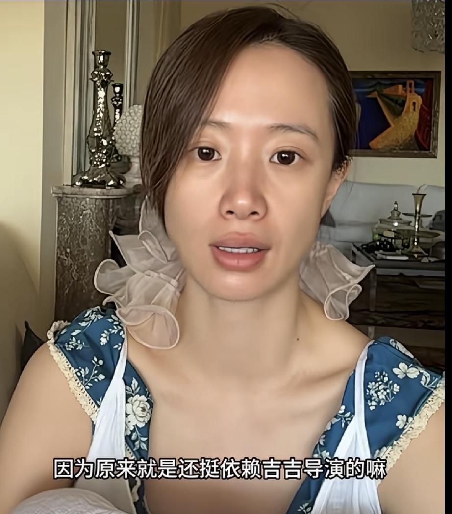 李梦真的是一点偶像包袱都没有啊，就这么水灵灵的全素颜出镜，不开美颜也不打粉底不擦