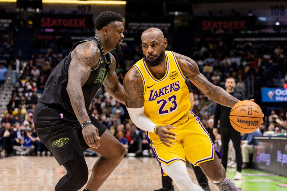 NBA常规赛3月4日将进行10场比赛。湖人主场迎战鹈鹕，锡安复出与詹姆斯展开状元