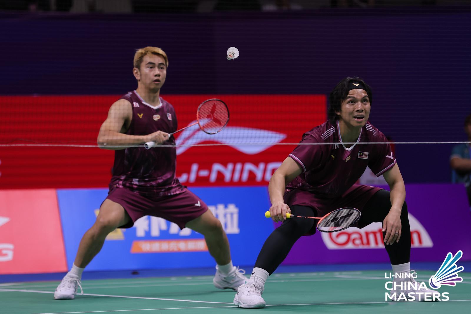 吴世飞/伊祖丁🇲🇾 21-16、22-20 李哲辉/杨博轩下轮对手：梁伟铿/