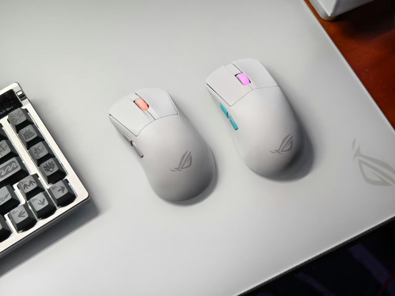 ROG 月刃2Ace和龙鳞白色就是好看[开学季] ​​​