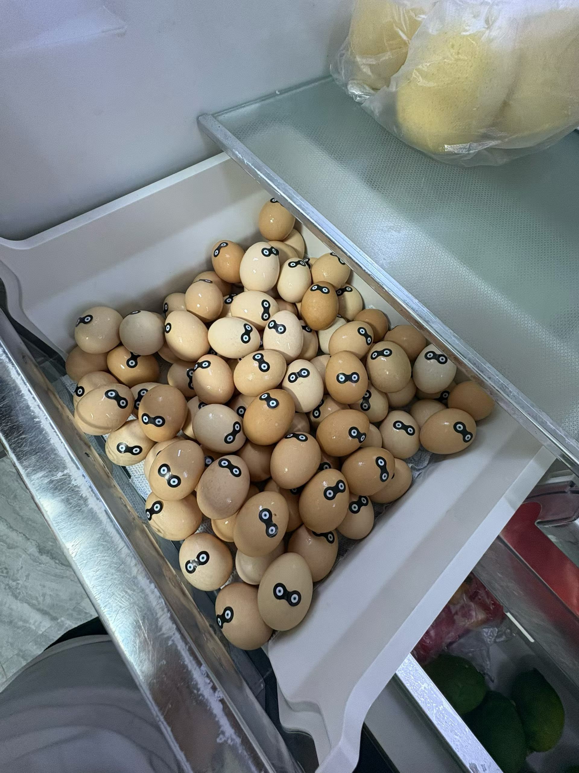 啧。谁敢看我表妹的杰作。 