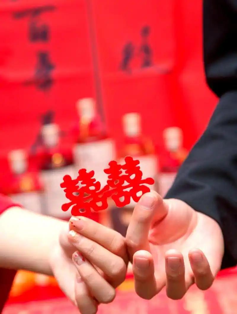 一个男人一辈子不结婚，也没有尝到女人的滋味是什么感受？我们单位真有这样一个人，他