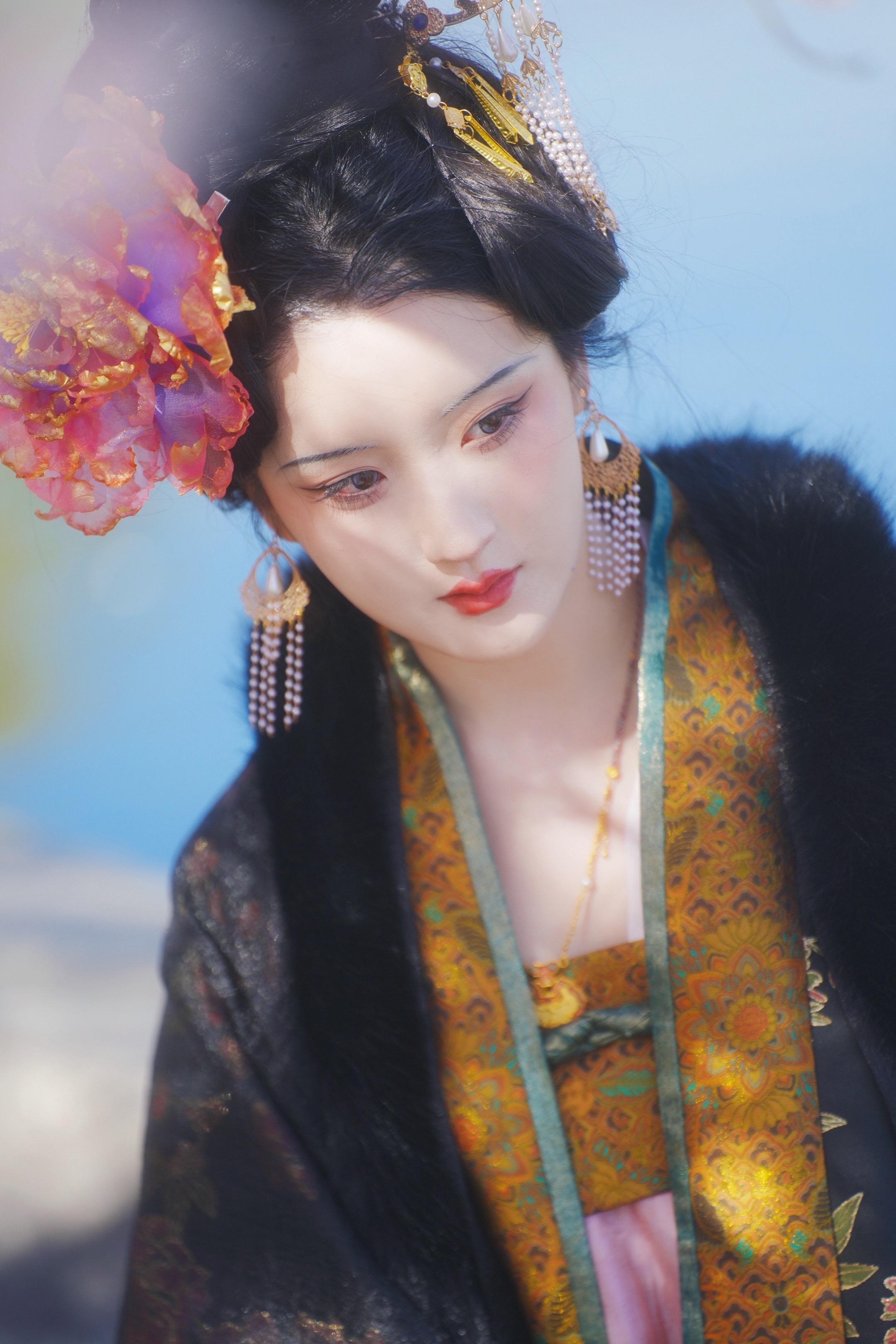 误入眉眼 可叹惊鸿。窥见大唐的荣光汉服写真