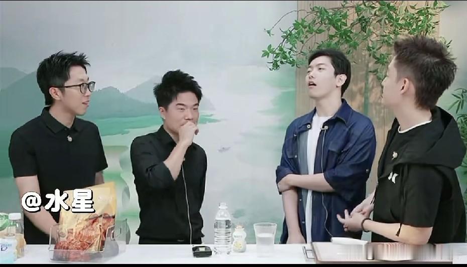 宇辉真的恋爱了吗？

回东北老妈家了，农村生活很丰富，种菜园子，给菜地拔草，打扫