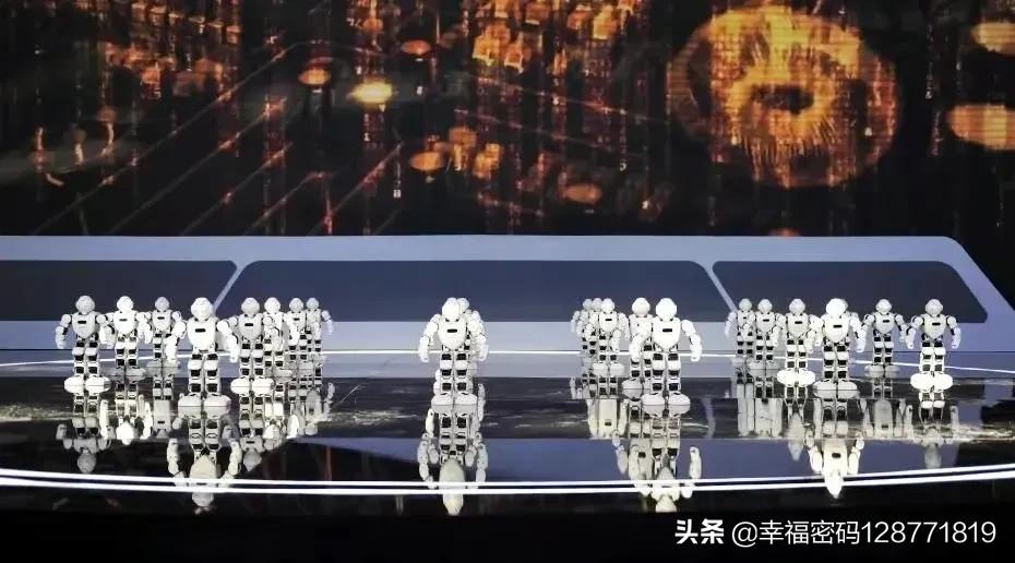 1971年，清华大学的叶文洁，擅自向宇宙深处发送了一串超强电波。8年后，她收到外