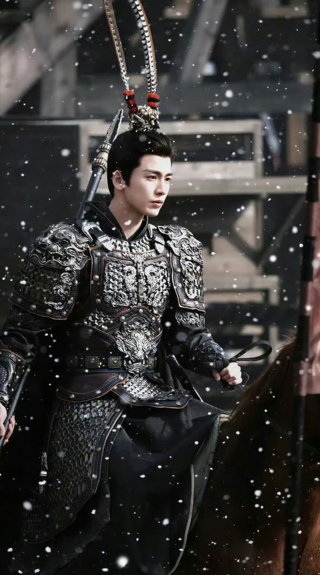 张凌赫粉底液将军和李昀锐的迷离眼神将军谁更胜一筹 ？ 