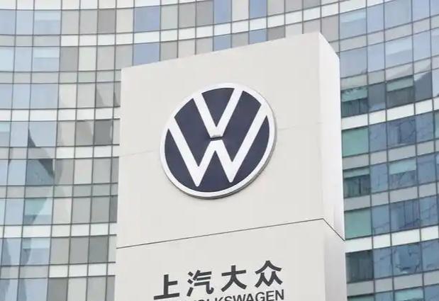 “百万俱乐部”里卖得最好的燃油车企，去年新能源车却没卖过任何一家头部新势力,这个