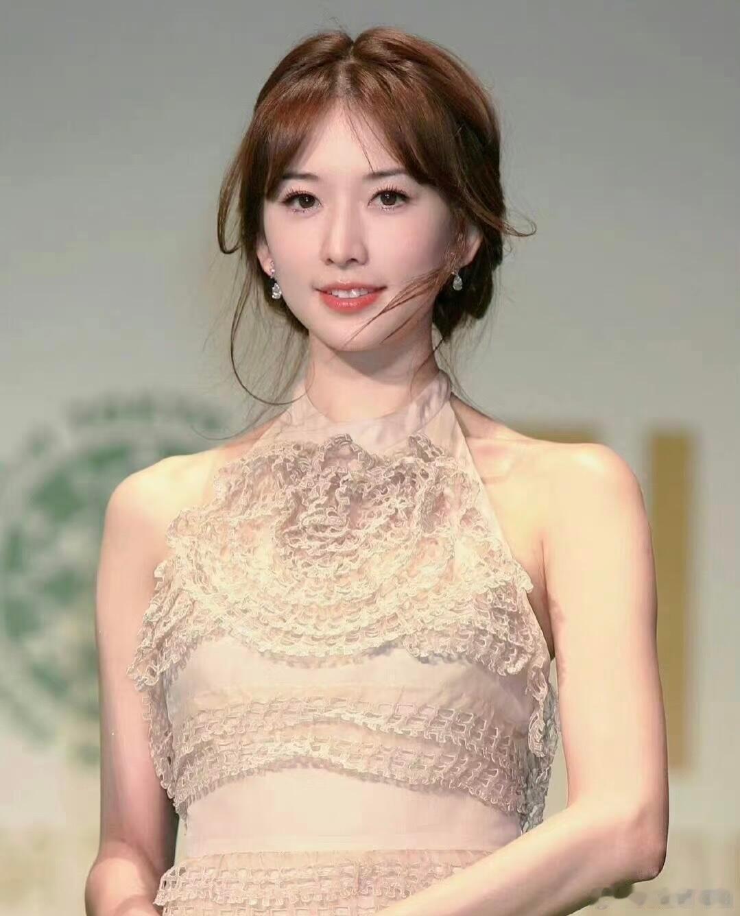 马思纯说和林志玲同台会自卑内娱就该多些这种不迎合、敢自爱的声音！马思纯坦言和林志