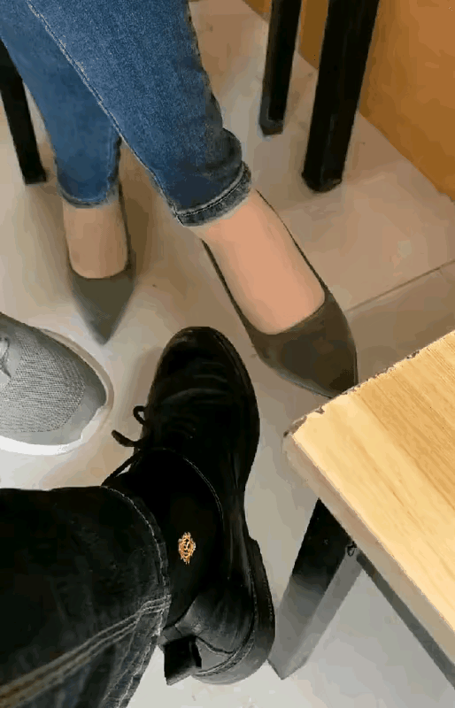 什么叫风情万种？这一眼直接诠释到位好色眼神 女性媚感