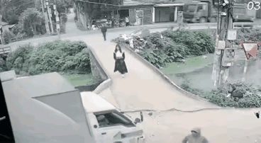 经过了解，真不是碰瓷。