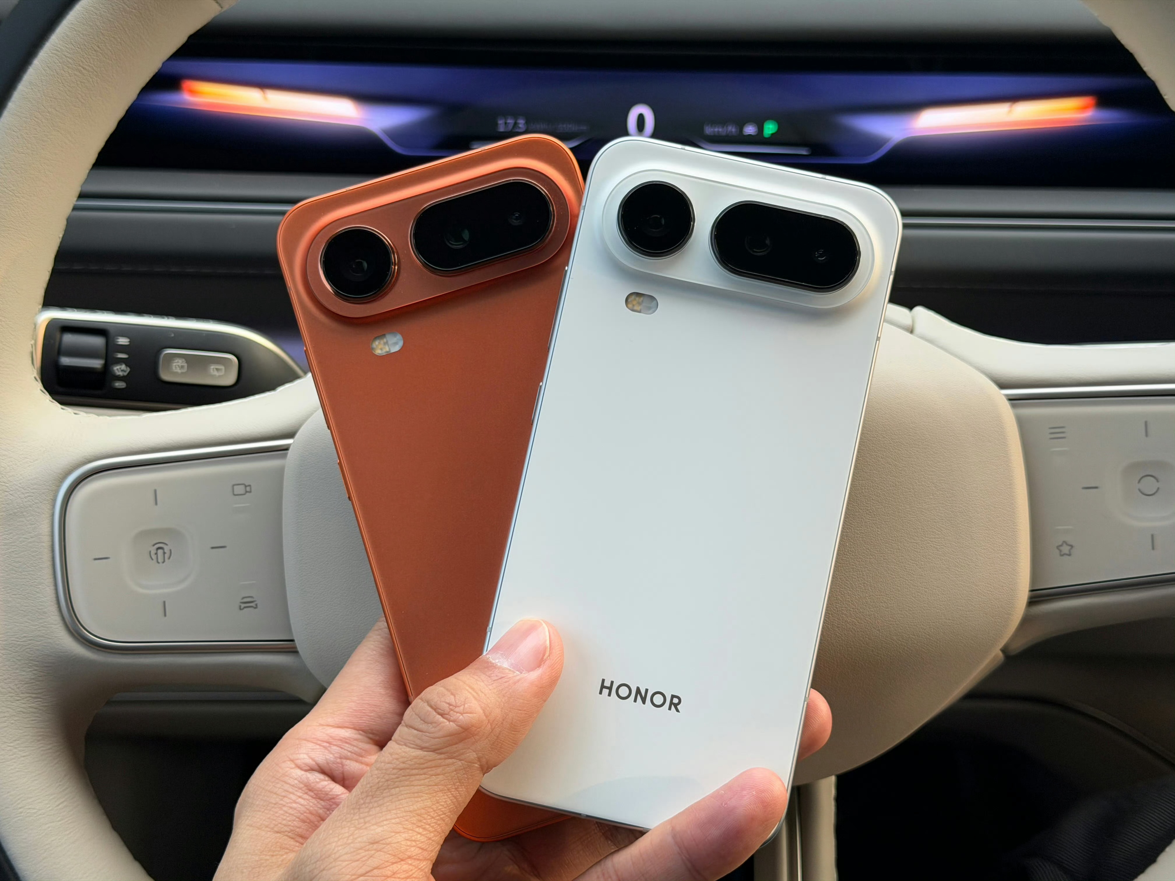 什么样的手机才能算Air首先，轻薄是关键，极致的手感是Air的基础，然后就是综合