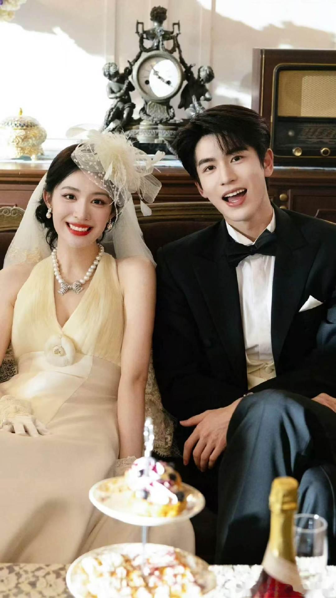 王楚然张凌赫这一秒过火婚纱照这一秒过火王楚然张凌赫婚纱照 二少和素素的婚纱照来啦