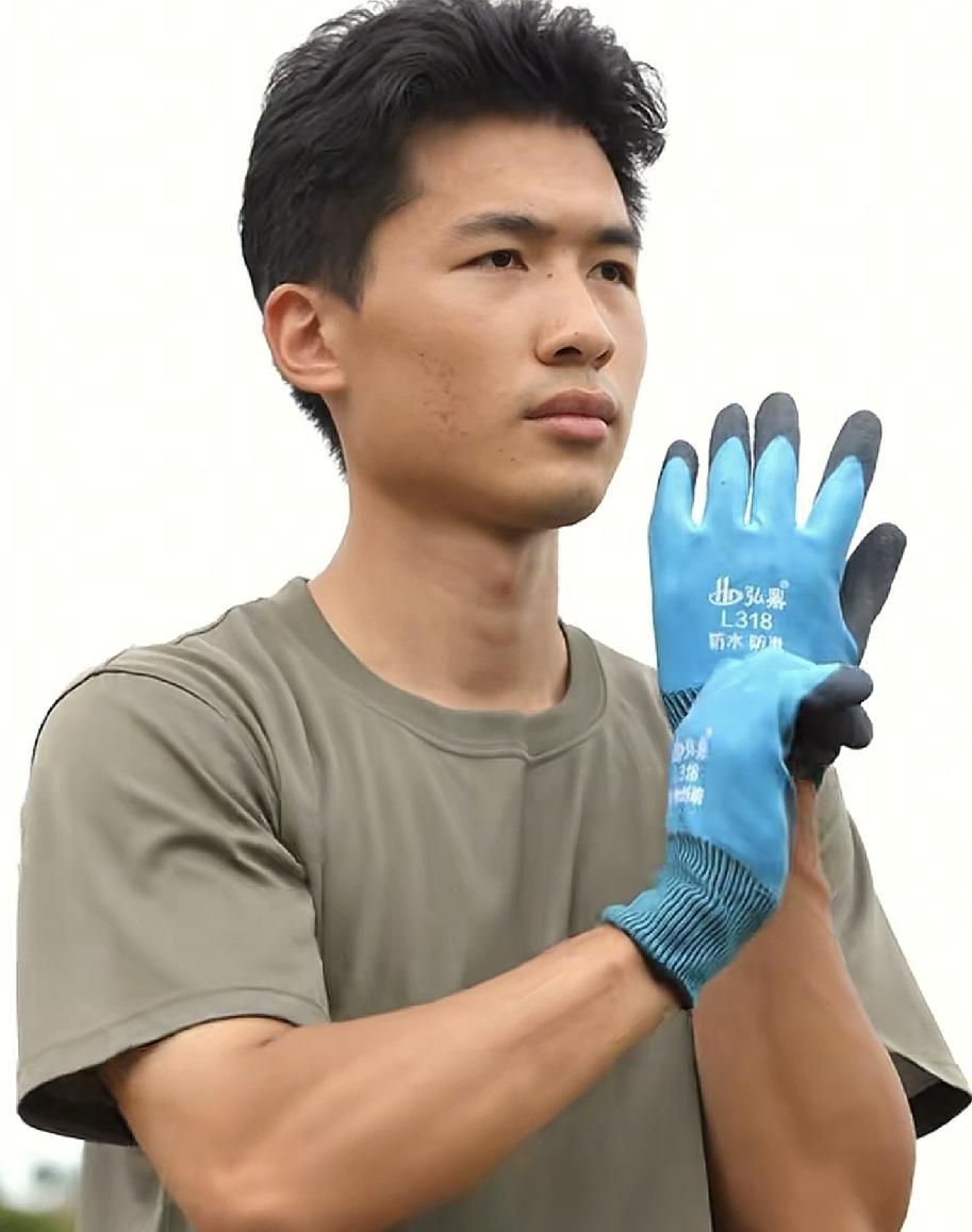 刘海军没有去新疆
他在老家给网友准备了礼物
谢浩男和他互动了！

自从许健华带上