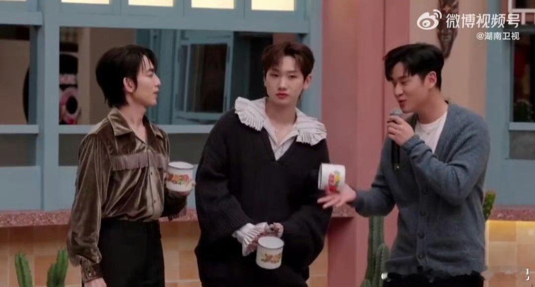 换种唱腔超有新鲜感，每首歌都焕发新魅力，疯狂求音源！  