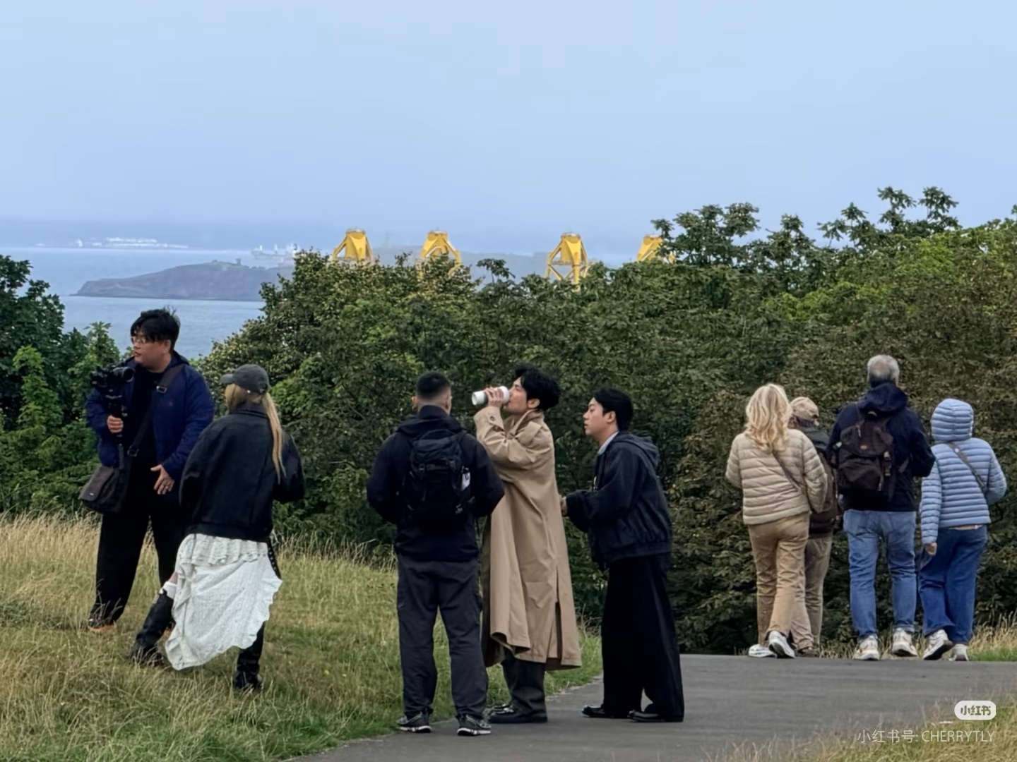好好好 宝宝有按时喝水 放心了放心了 