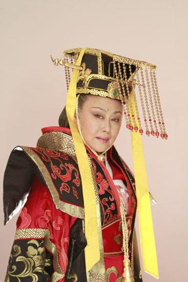 “大唐最飒女CEO”武则天：14岁入宫当才人，30岁被冷落成“前朝废稿”，她靠改