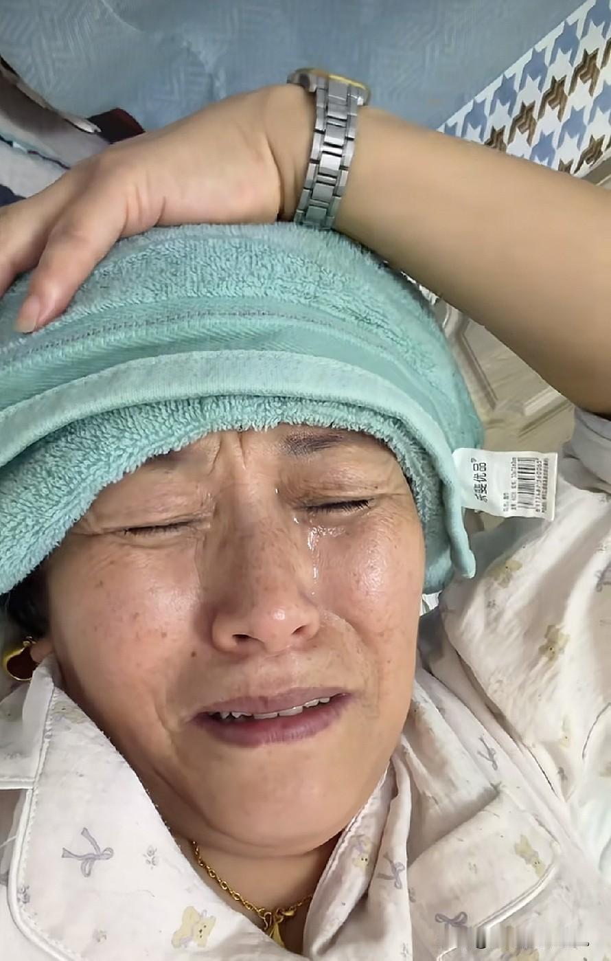 小故事！
    这王金刚 昨天发视频，对着像小喵，还横眉冷对千夫指，今天 又来