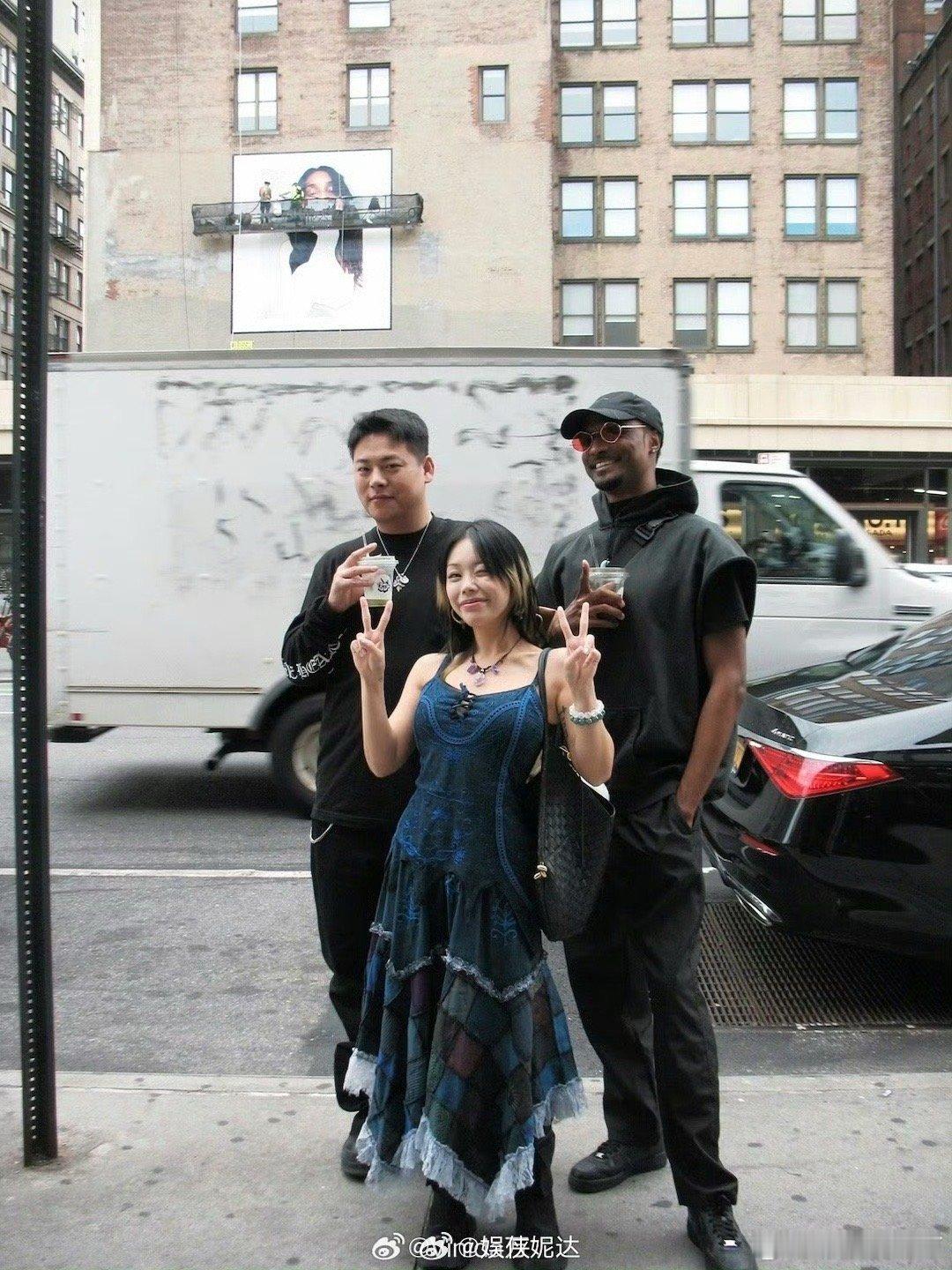 万妮达与男友合照万妮达与男友Harikiri最新合照🈶！哇哇哇好配啊！ ​​​